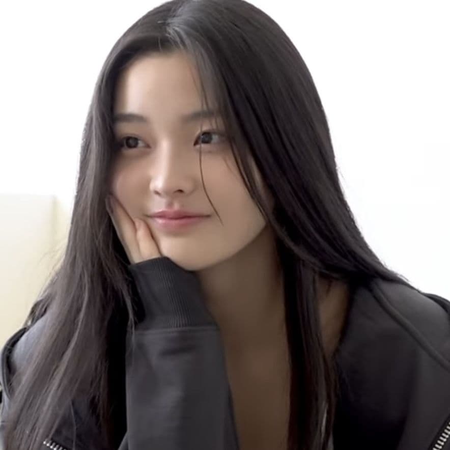 ILLITイロハの家族構成！末っ子で愛情深い両親とのエピソード